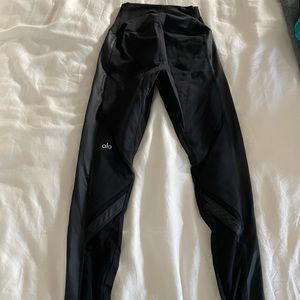 XS Alo Yoga High-Waist 7/8 Airlift Leggings - Black